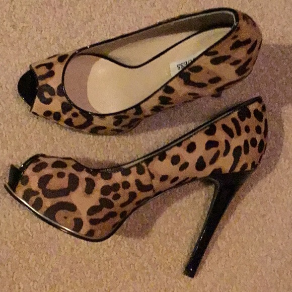 🍁ELEGANT Guess brn/blk pee-toe platform Sz7.5 - Picture 5 of 6